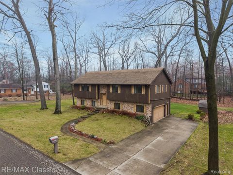 Tiny photo for 3642 Ashview Street, West Bloomfield Charter Township, MI 48324 (MLS # 20261018401)