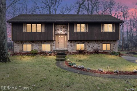 Photo of 3642 Ashview Street, West Bloomfield Charter Township, MI 48324 (MLS # 20261018401)