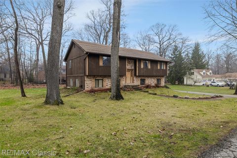 Tiny photo for 3642 Ashview Street, West Bloomfield Charter Township, MI 48324 (MLS # 20261018401)