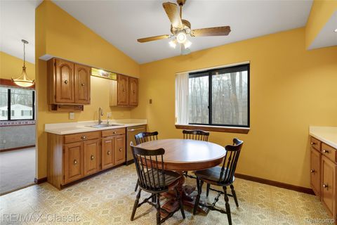 Tiny photo for 3642 Ashview Street, West Bloomfield Charter Township, MI 48324 (MLS # 20261018401)