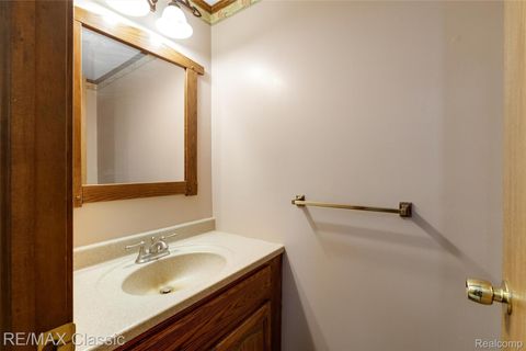 Tiny photo for 3642 Ashview Street, West Bloomfield Charter Township, MI 48324 (MLS # 20261018401)