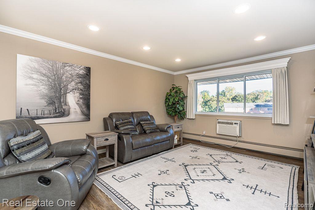 803 PLATE Street 204