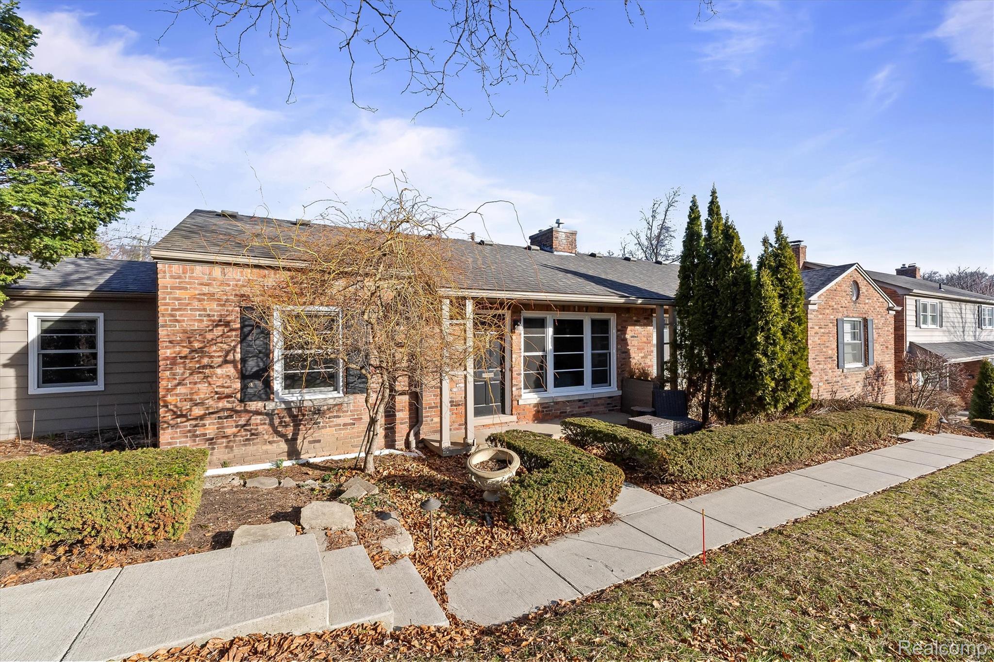 583 N Old Woodward Avenue