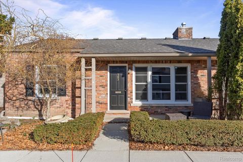 583 N Old Woodward Avenue Birmingham City MI 48009