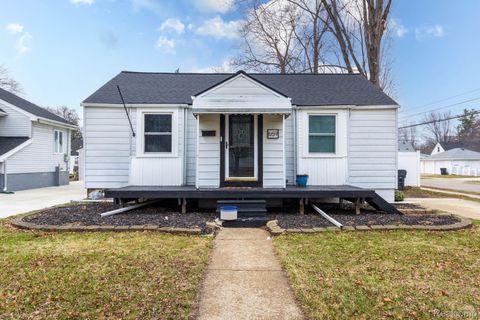 659 Gargantua Avenue Clawson City MI 48017