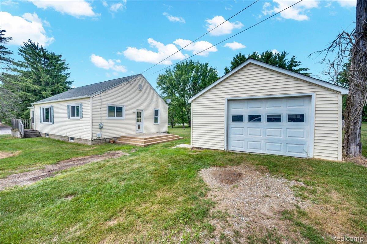 3852 N Lapeer Road