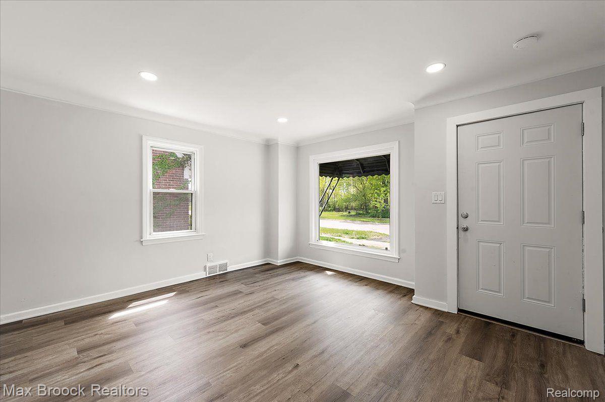 21392 BETHLAWN Boulevard