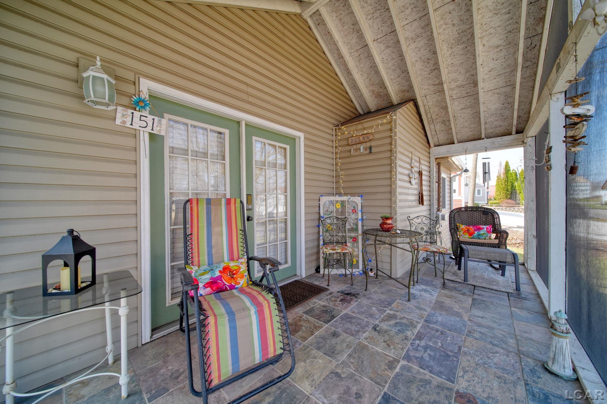 151 N Lakeview Boulevard