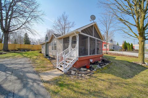 Tiny photo for 151 N Lakeview Boulevard, Rollin Township, MI 49253 (MLS # 56050203244)