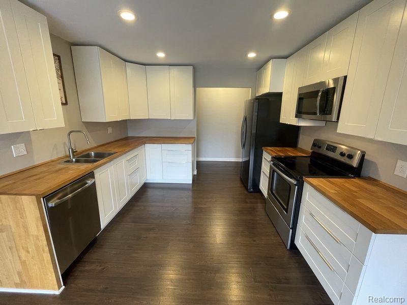 4924 BROOMFIELD