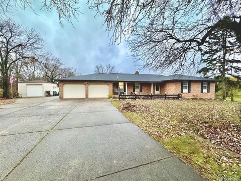 12189 DENTONVIEW Drive Tyrone Township MI 48430