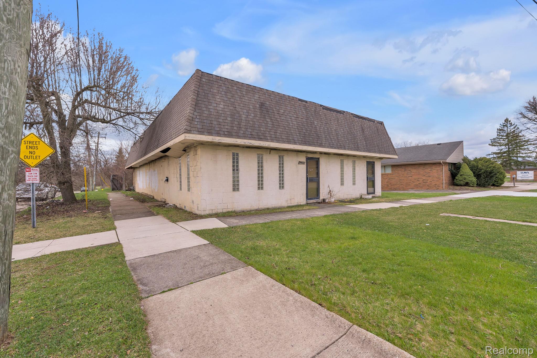 24501 Ann Arbor Trail