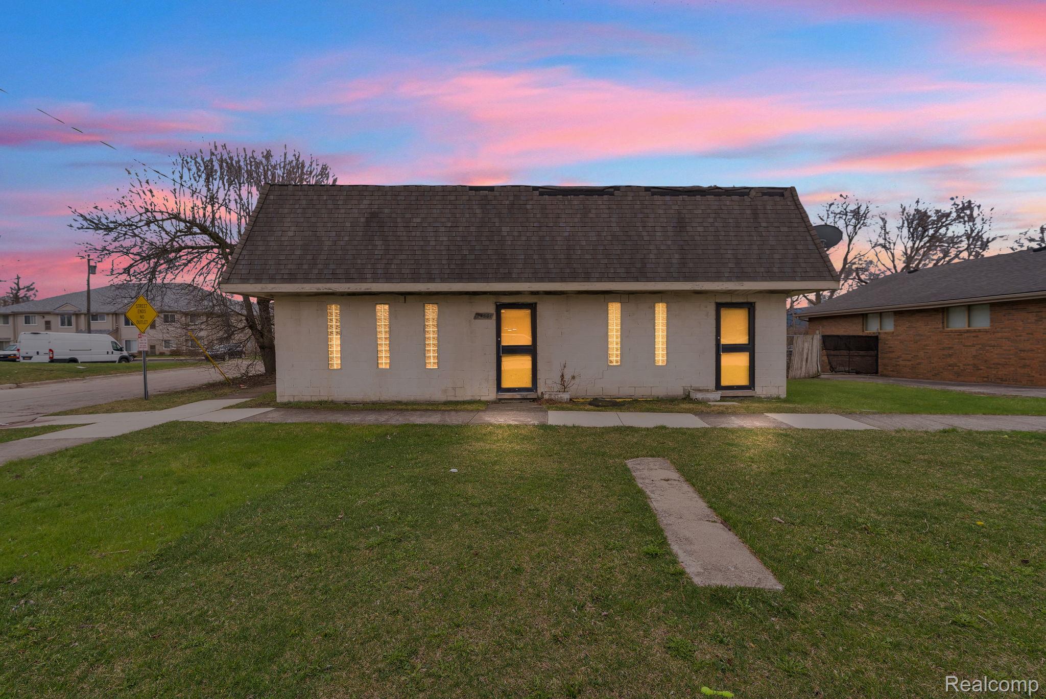 24501 Ann Arbor Trail