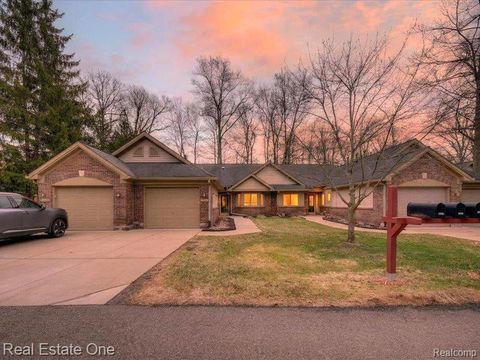 21338 MULBERRY Court 52 Farmington Hills City MI 48336