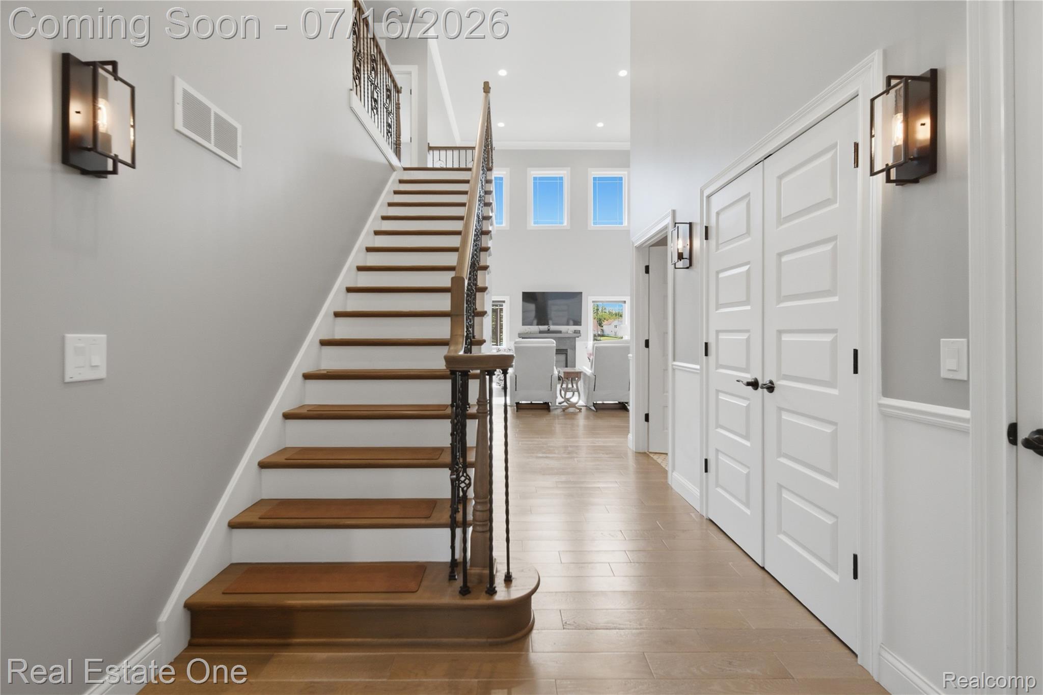 10641 Lone Oak Circle