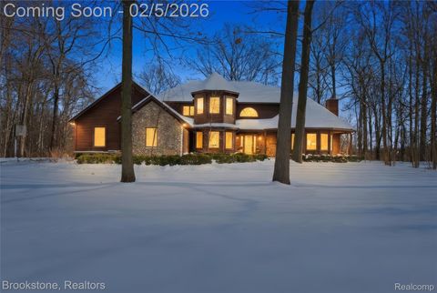 2300 Canyon Ridge Drive White Lake Charter Township MI 48383