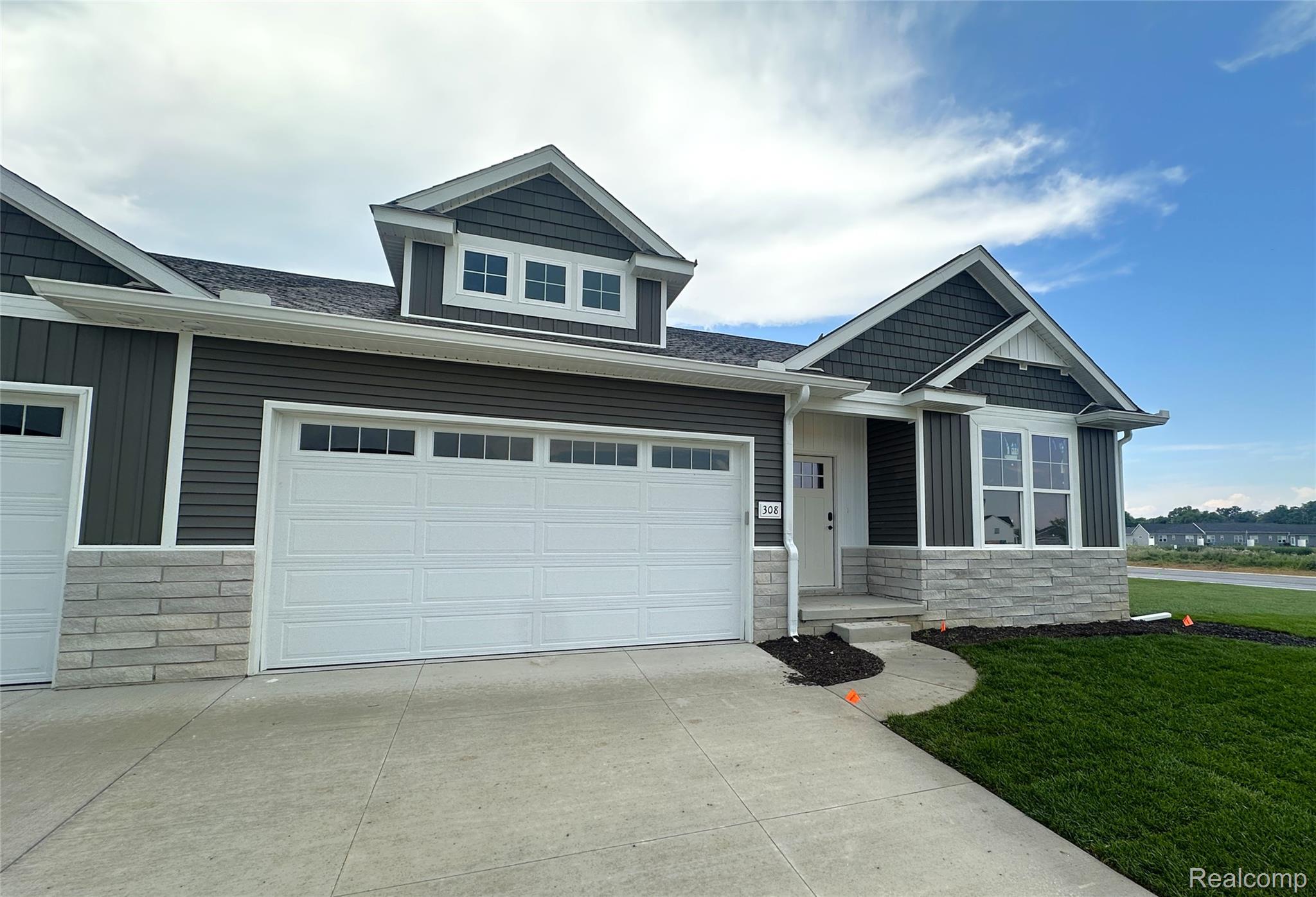 308 MCDOWELL DR