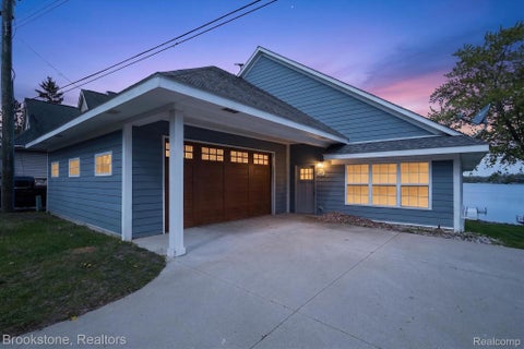 Photo of 3695 Lotus Drive, Waterford Charter Township, MI 48329 (MLS # 20261034823)