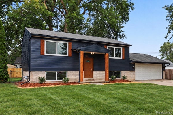 39721 CAMP ST, HARRISON TOWNSHIP, MI 48045 - Image 3171b9293bc5cdfd90424717be993320/2454248440