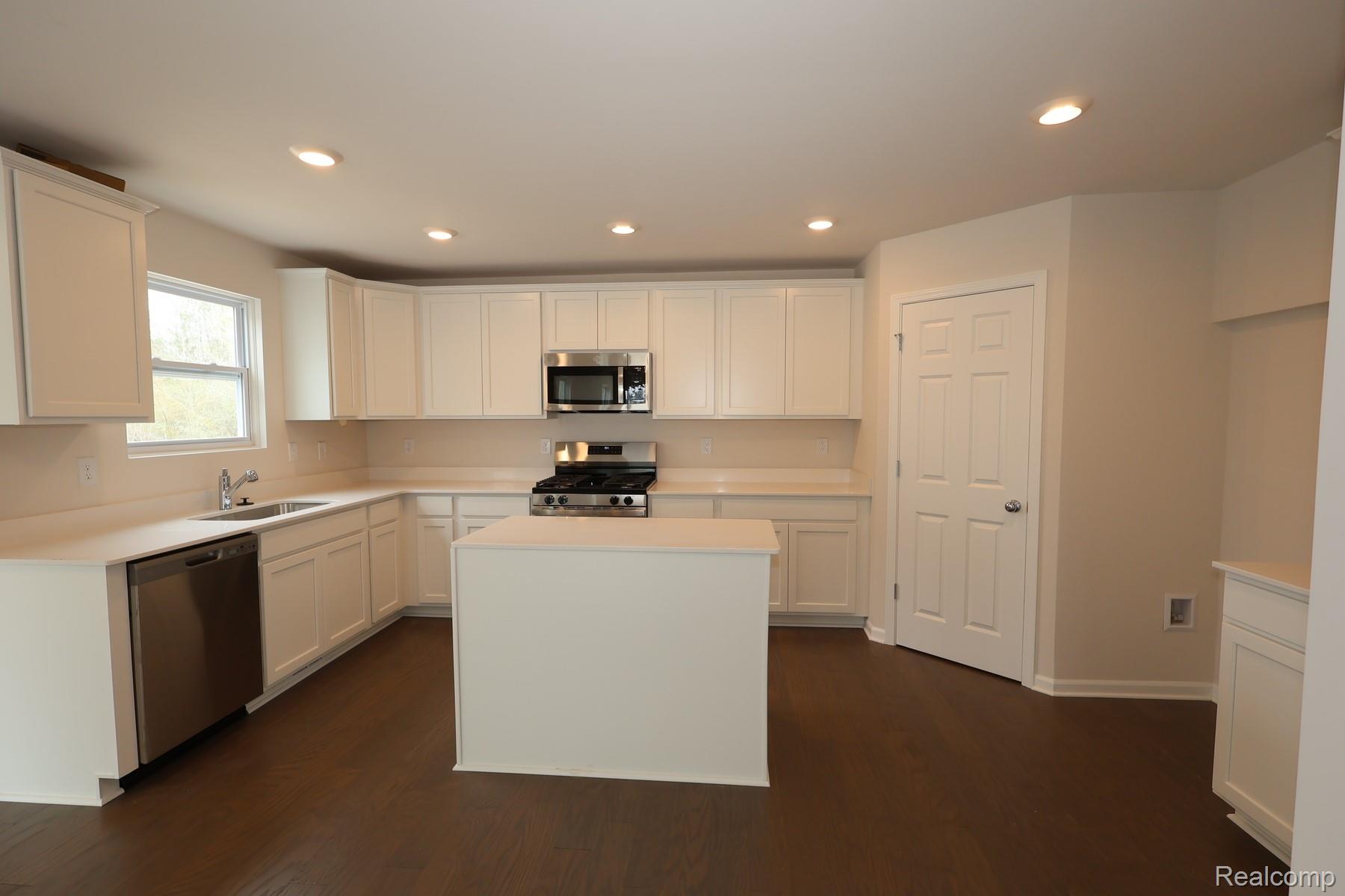 4195 Cedar Lane