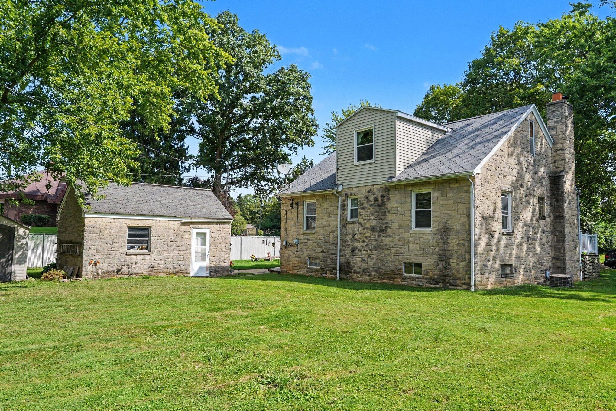 2 S Fairview Avenue