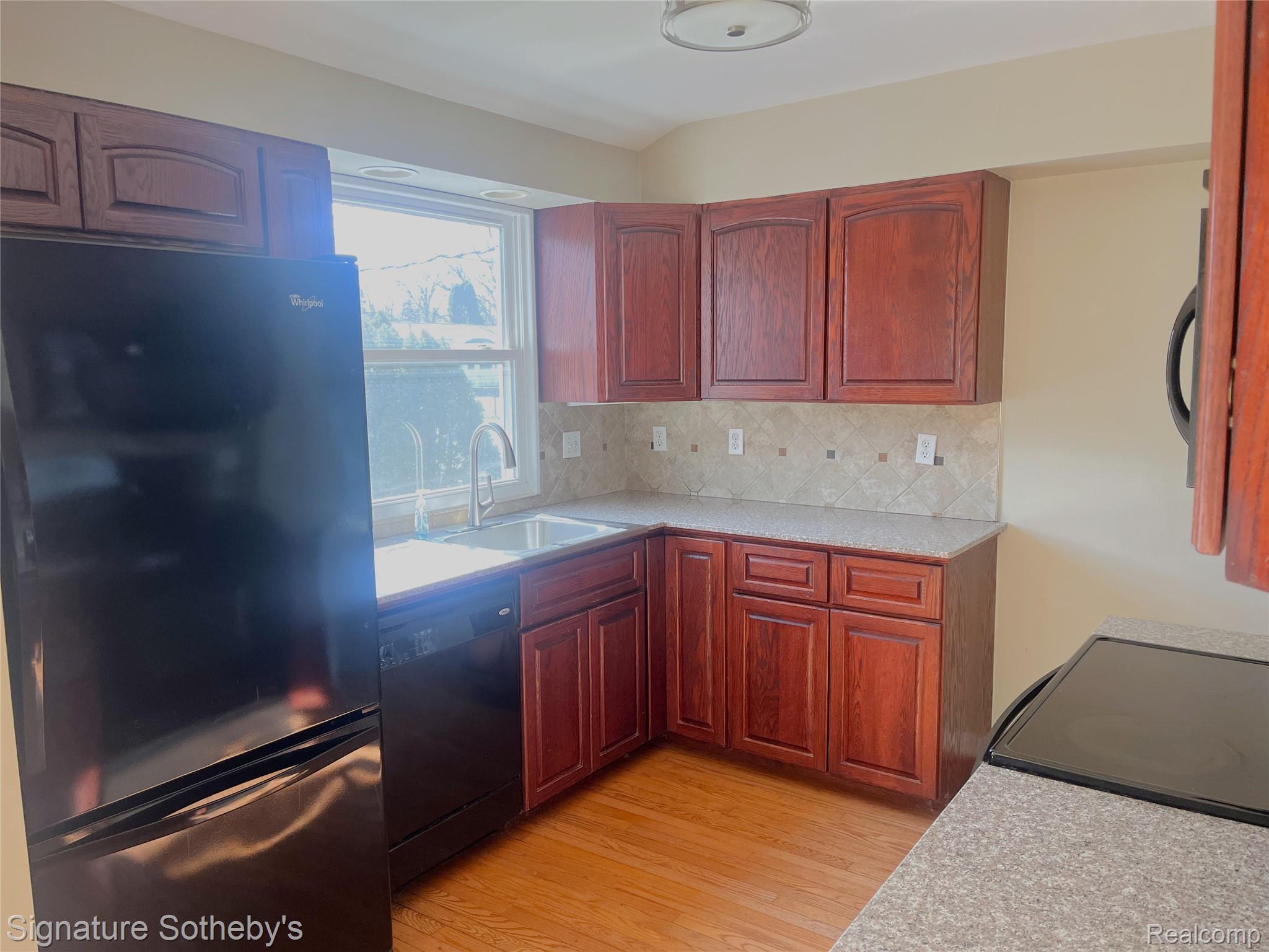 15859 BUCKINGHAM Avenue