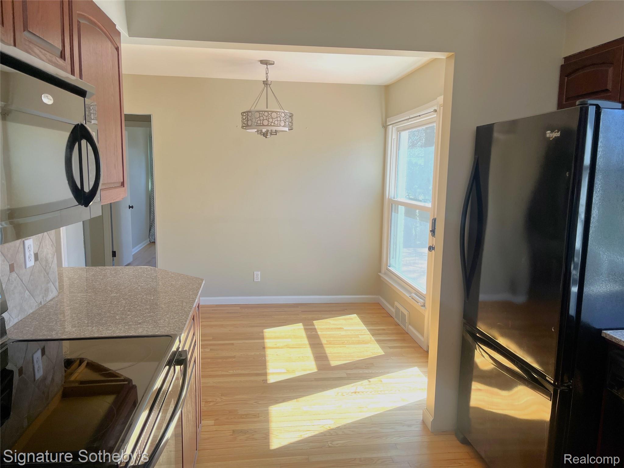 15859 BUCKINGHAM Avenue