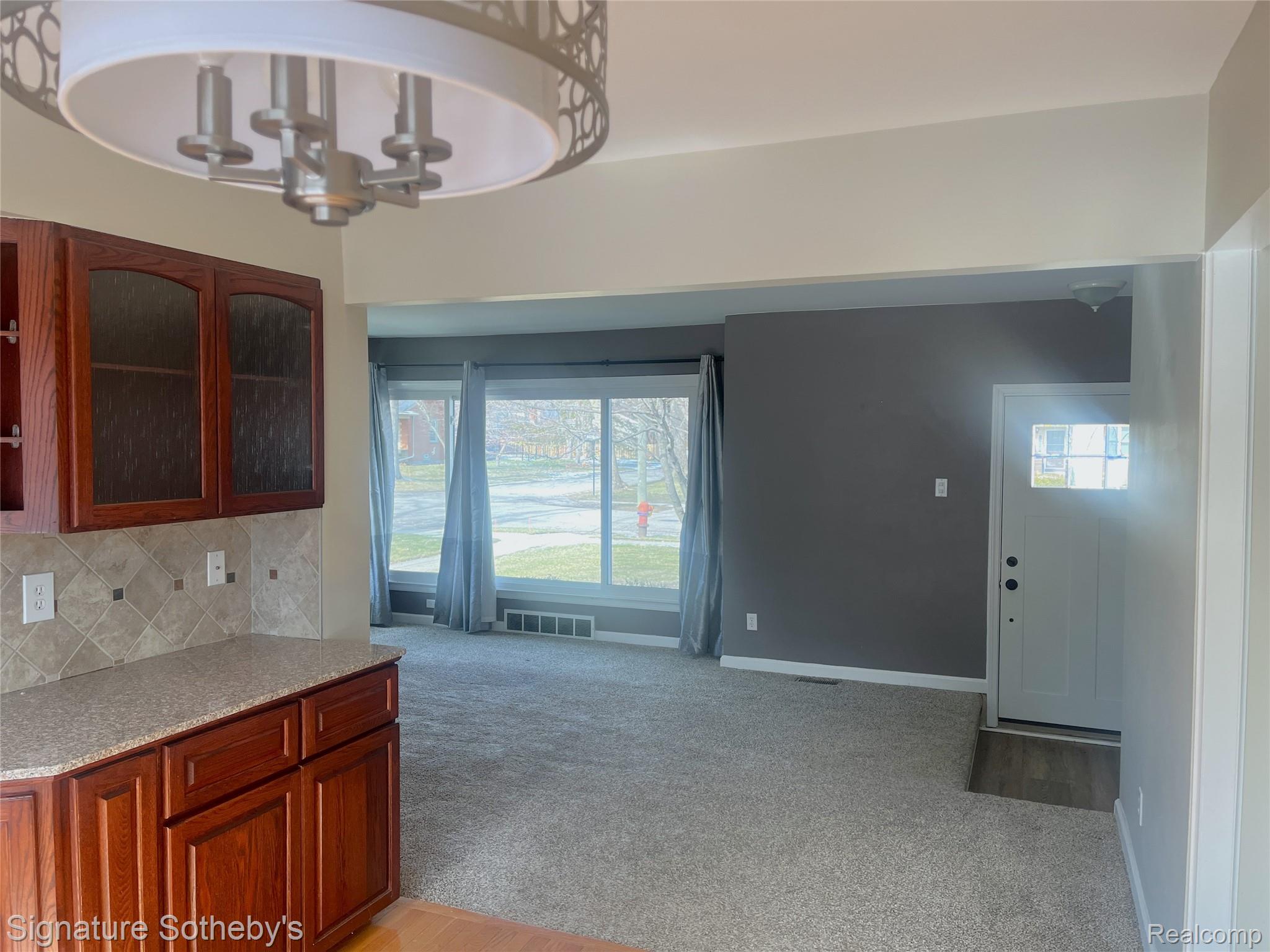 15859 BUCKINGHAM Avenue