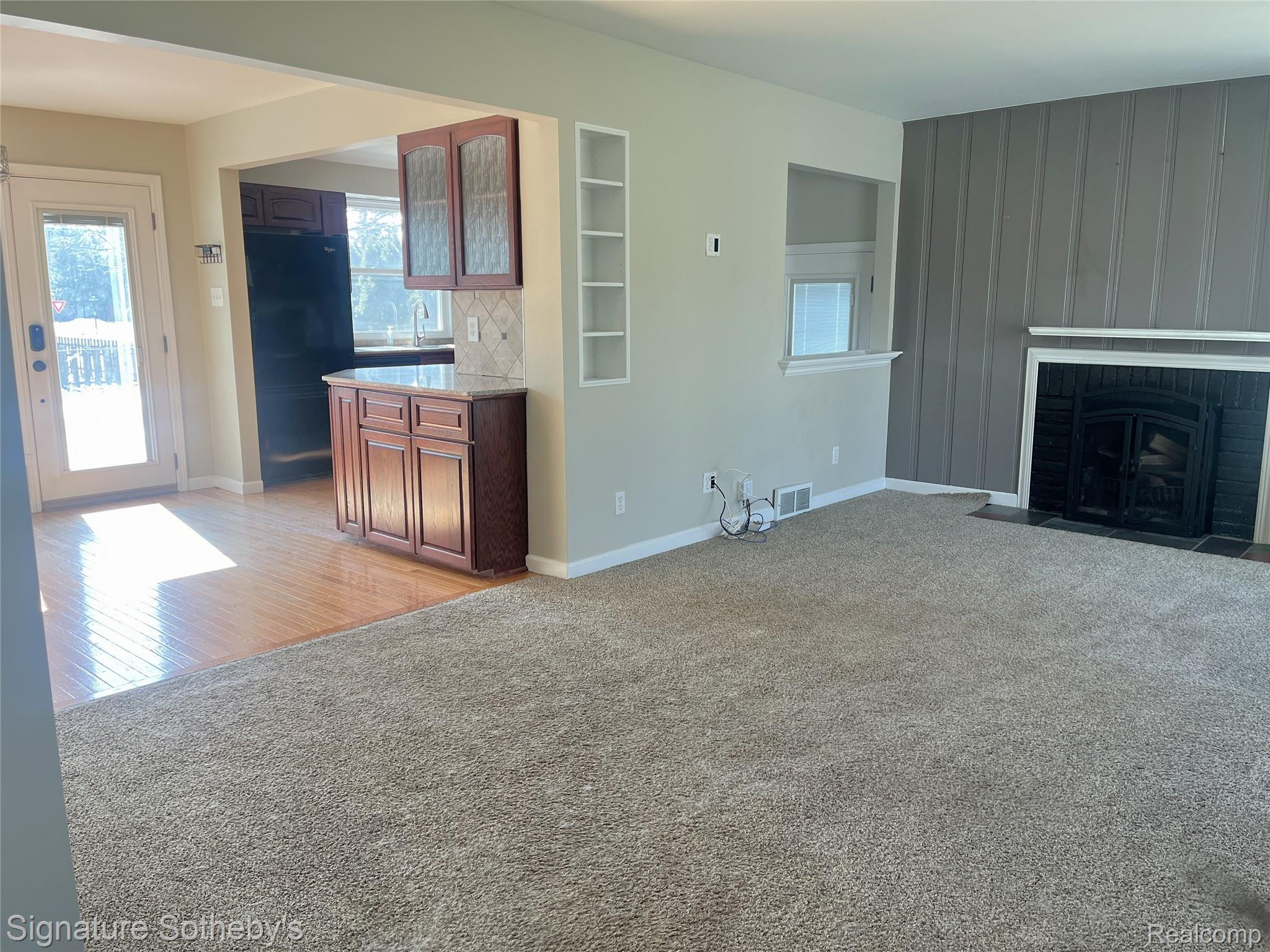 15859 BUCKINGHAM Avenue