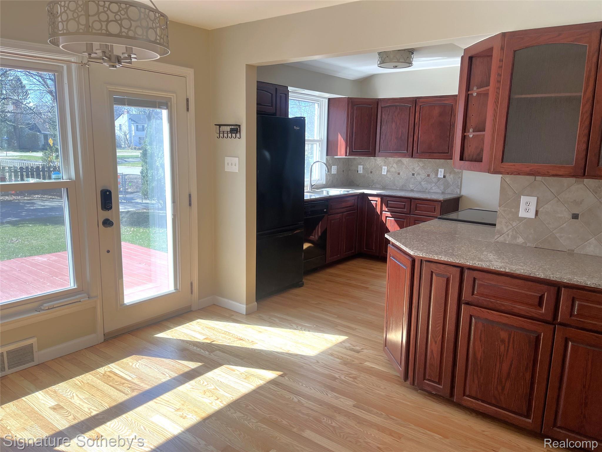 15859 BUCKINGHAM Avenue