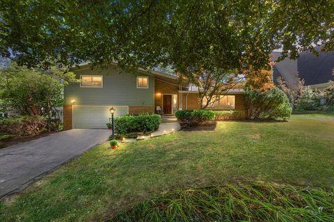 Photo of 2511 Londonderry Road, Ann Arbor, MI 48104 (MLS # 81026018688)