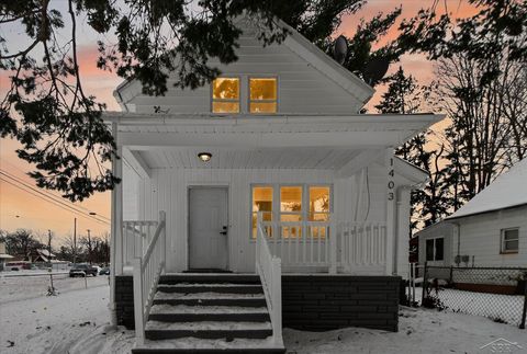 Photo of 1403 Bliss Street, Saginaw City, MI 48602 (MLS # 61050196088)