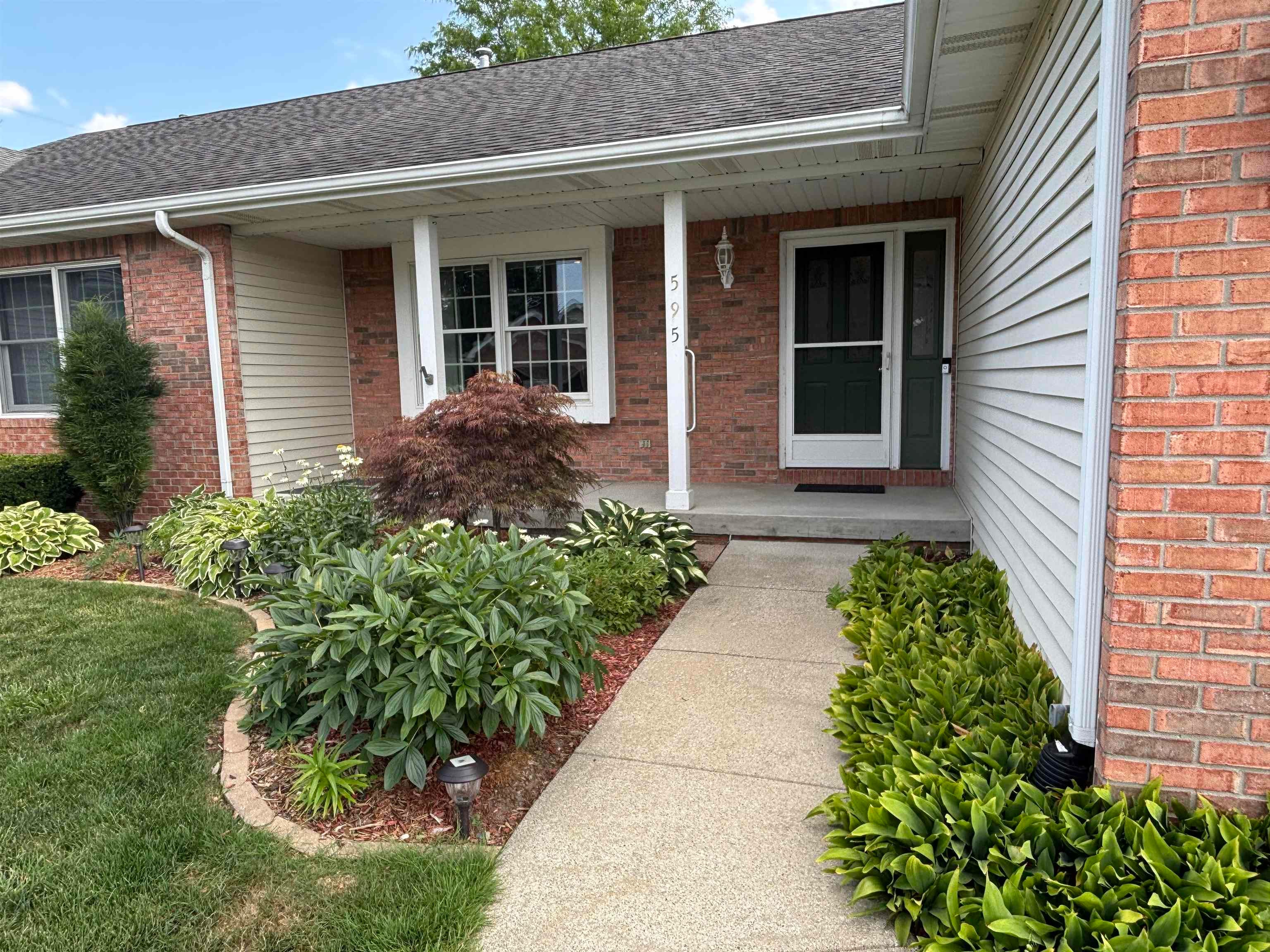 595 Summergreen Drive