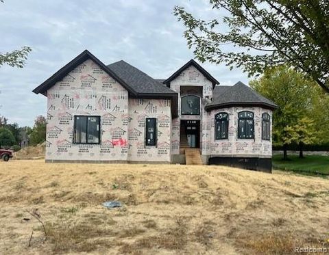 Photo of 61367 BEACON HILL Drive, Washington Township, MI 48094 (MLS # 20251009316)