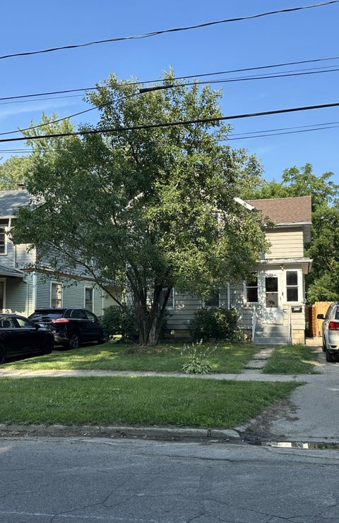 Photo of 411 N Pleasant Street, Jackson City, MI 49202 (MLS # 81026036856)