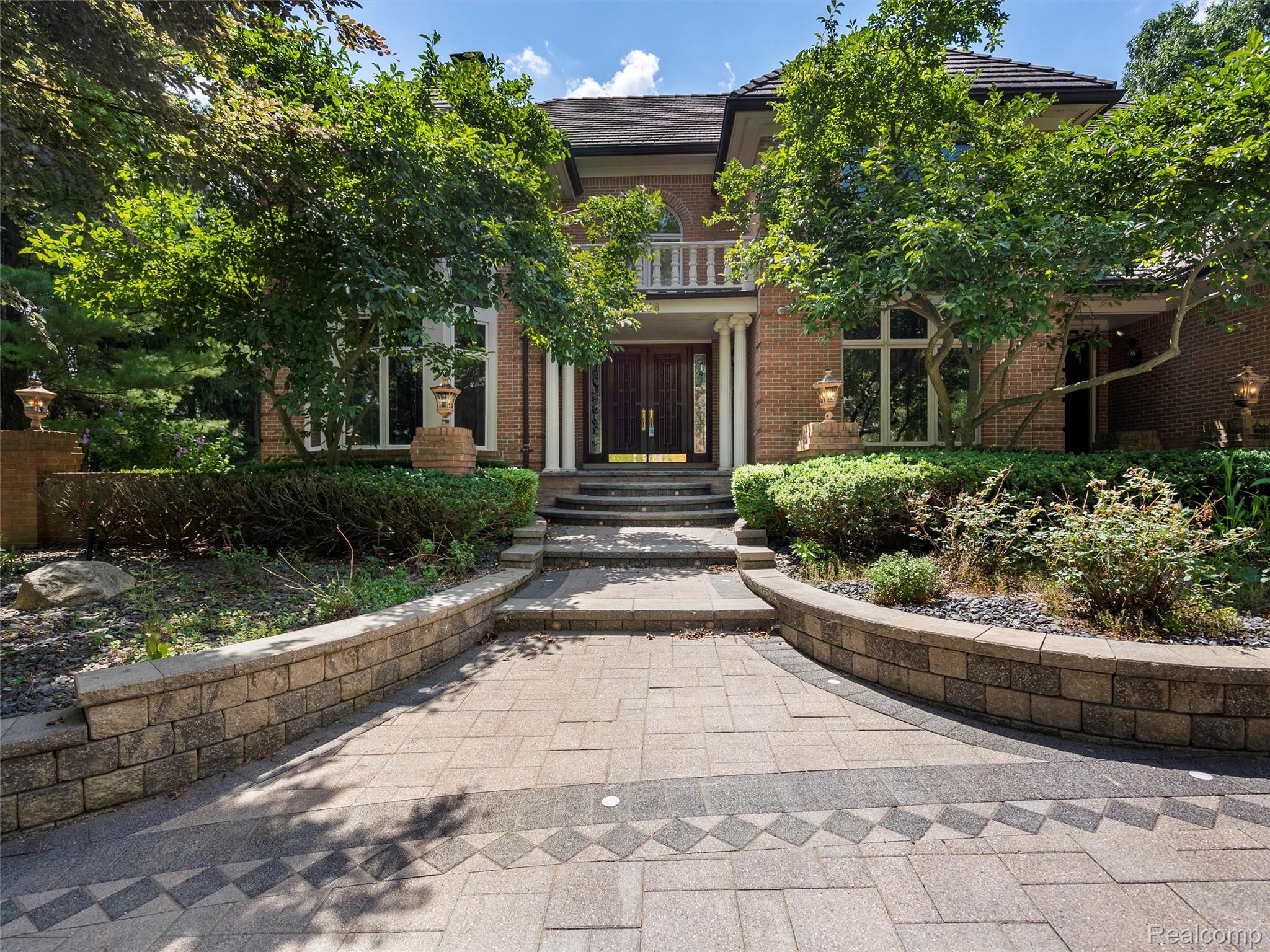 5148 CREST KNOLLS
