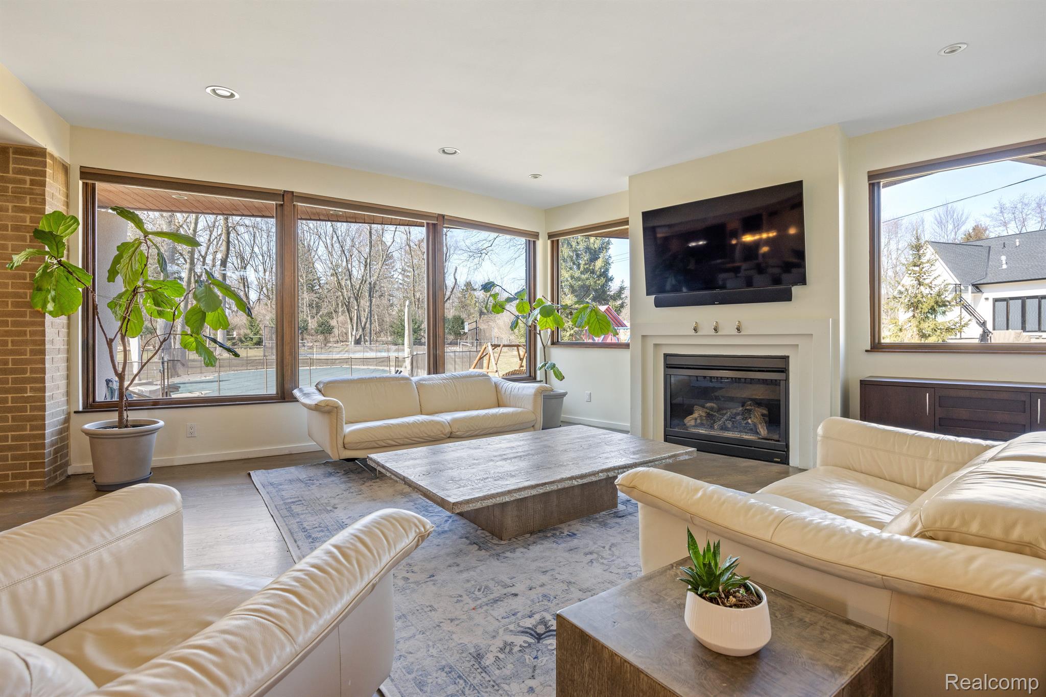 1000 Forest Lane