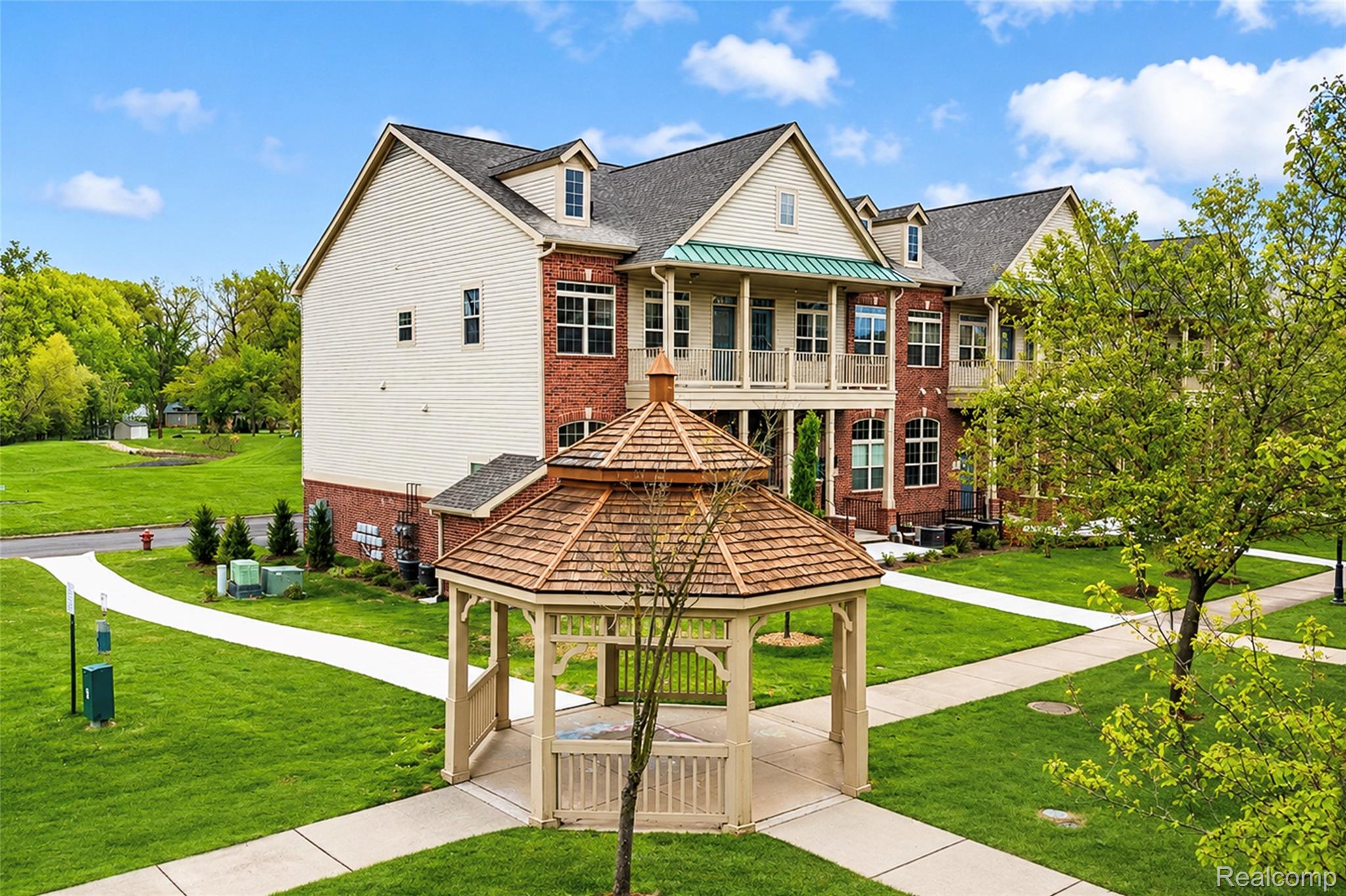 454 Old Pine Way