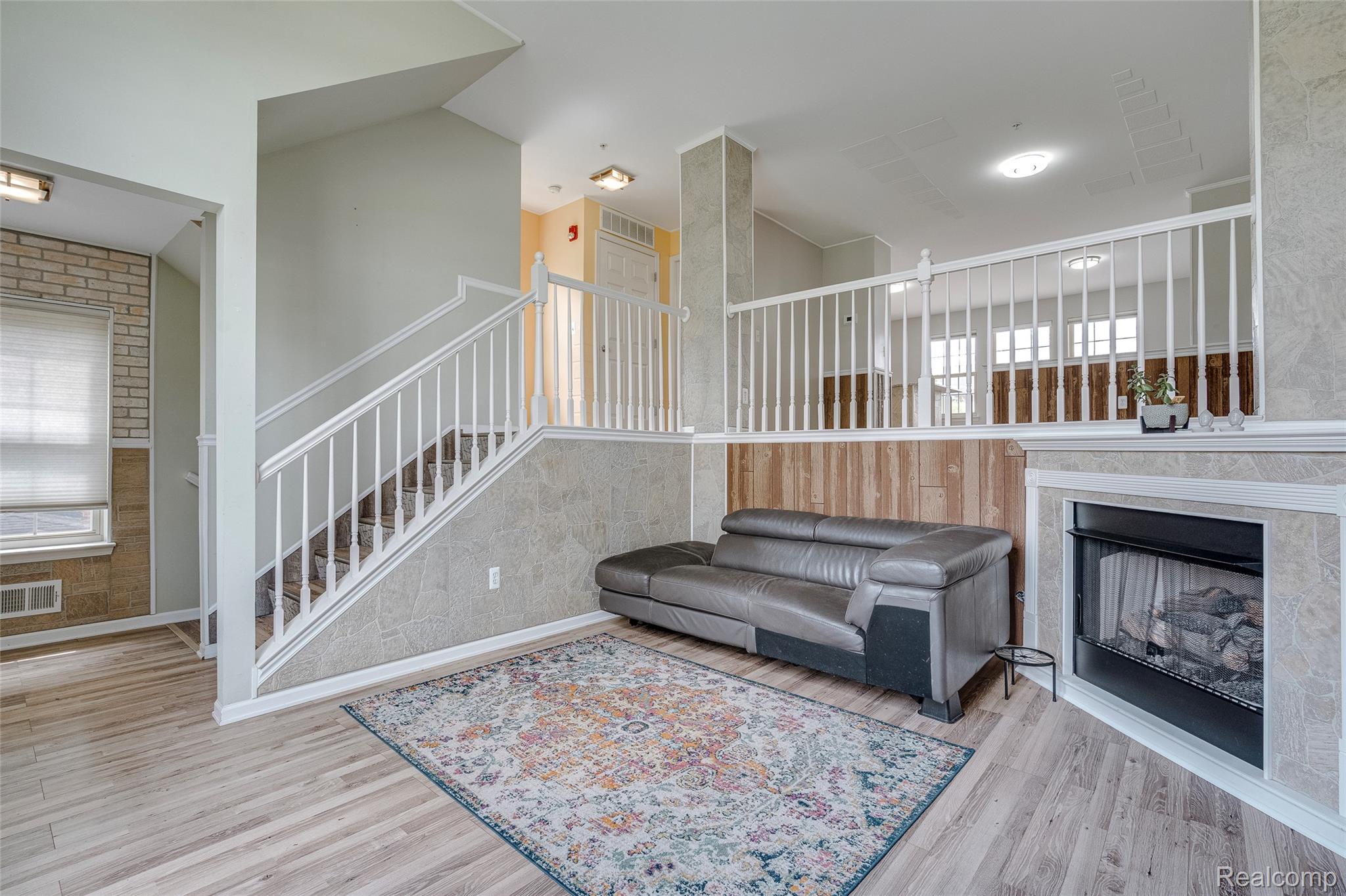 454 Old Pine Way