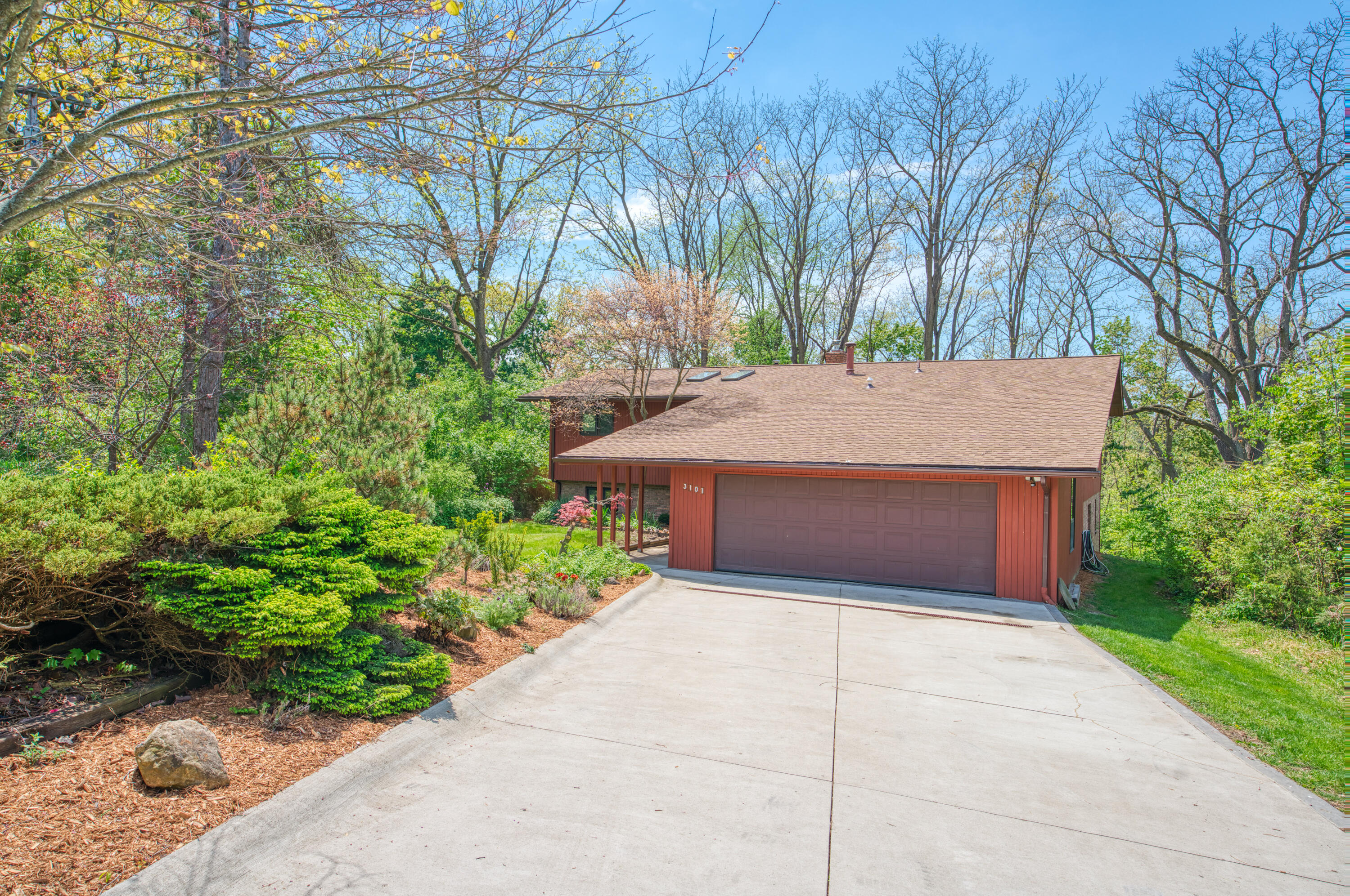 3101 S Hilltop Drive