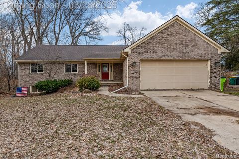 8732 Elizabeth Lake Road White Lake Charter Township MI 48386