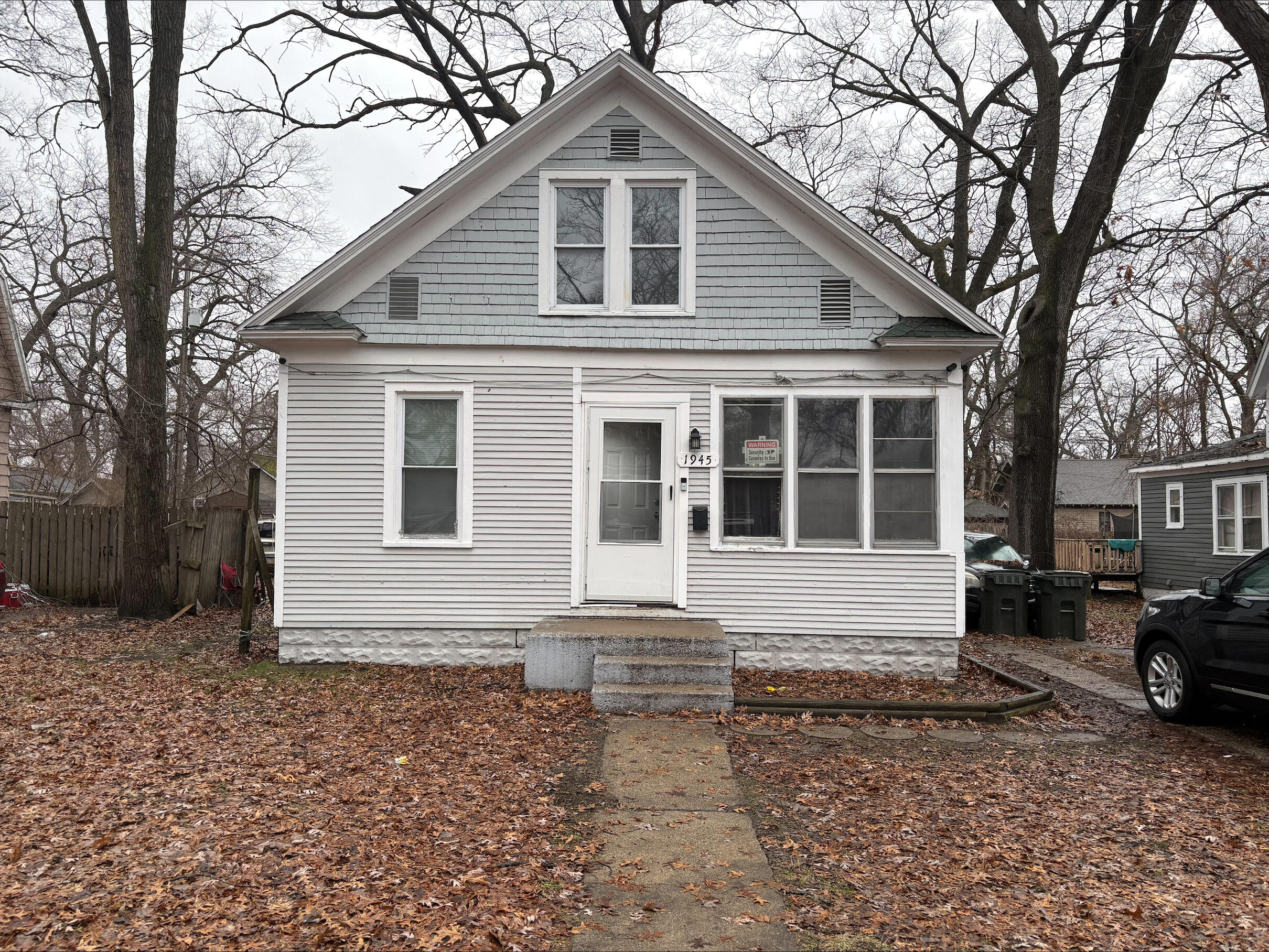 1930 &1945 Leahy Street