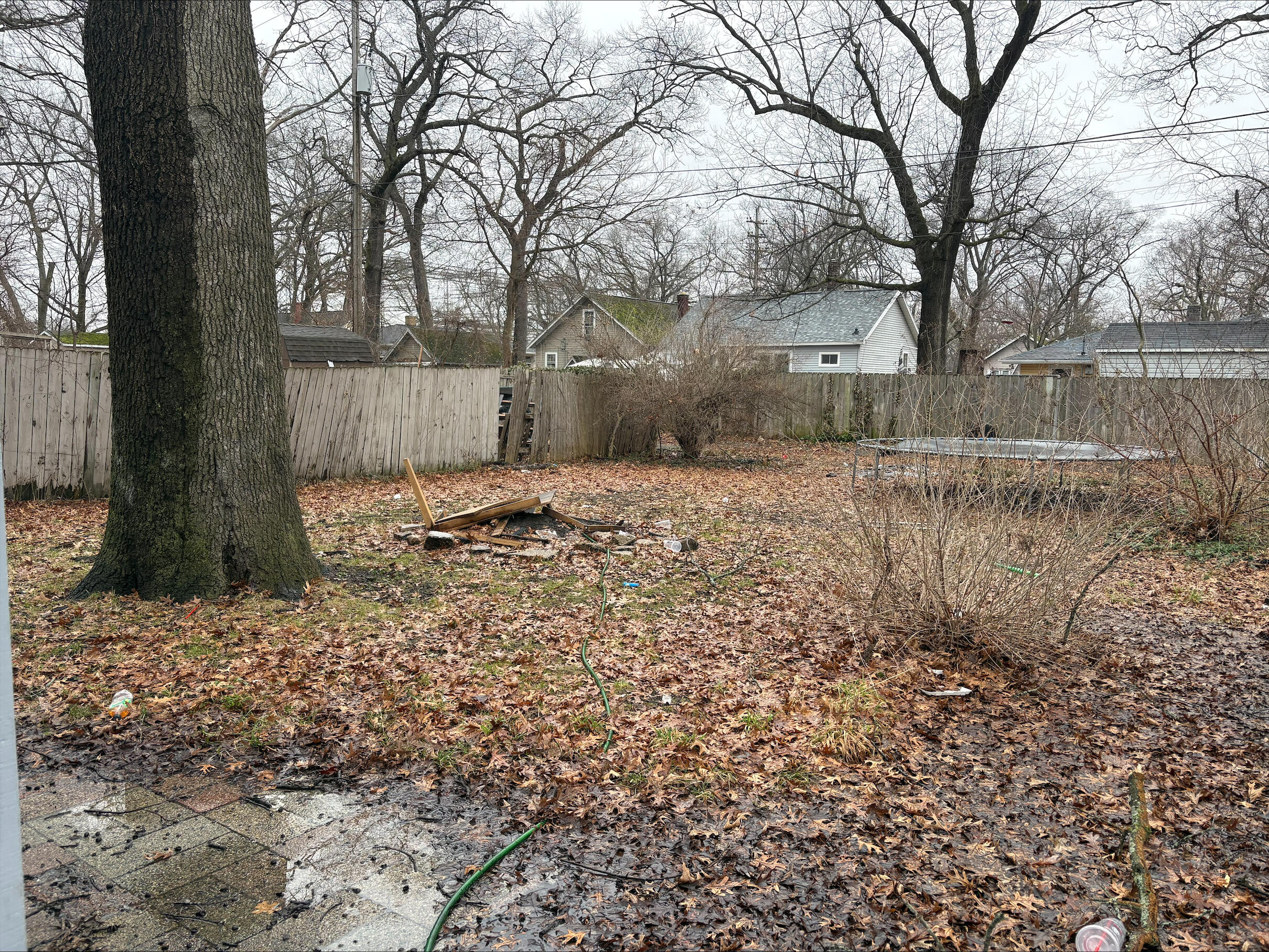 1930 &1945 Leahy Street
