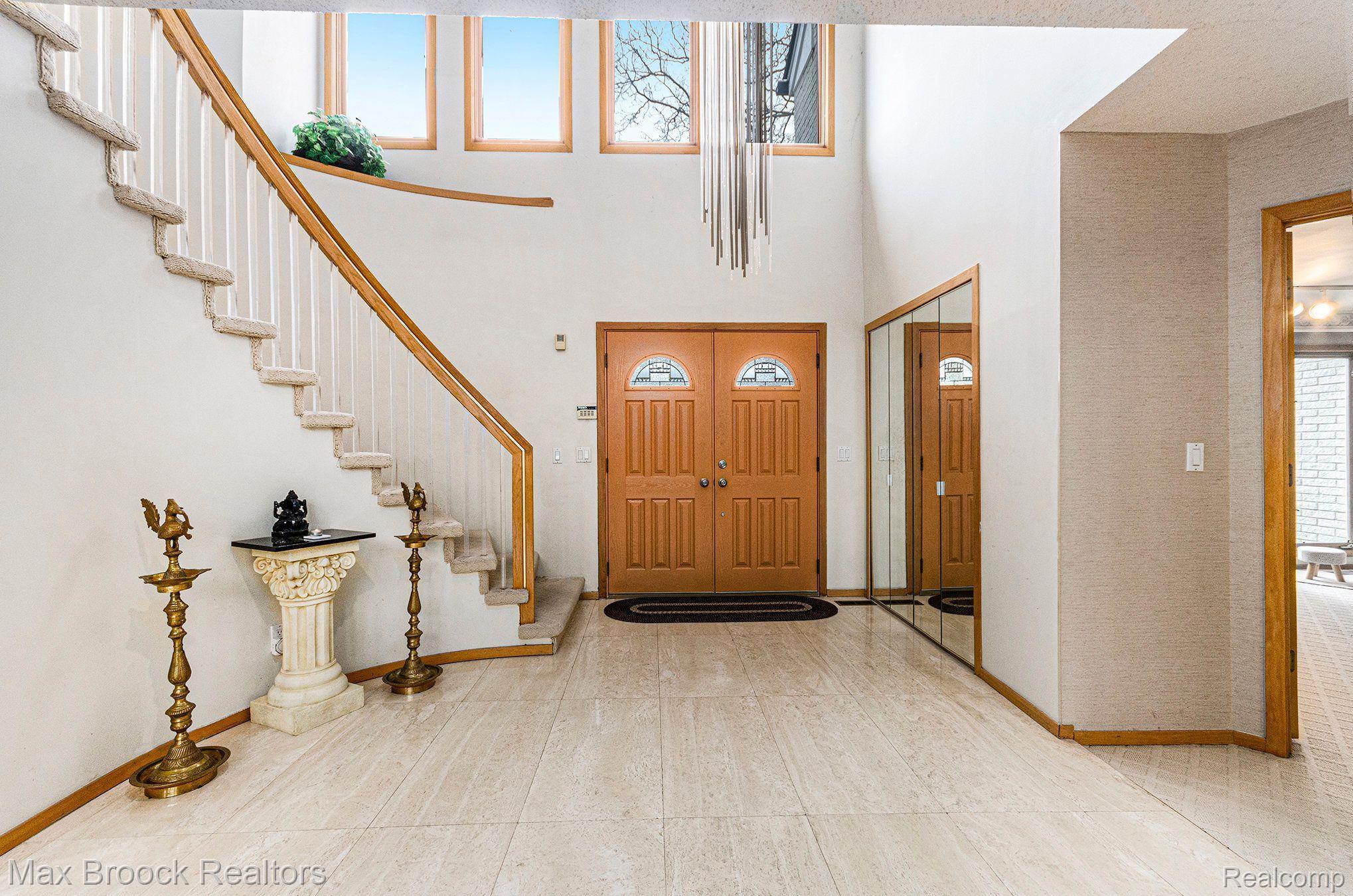5322 Pond Bluff Drive
