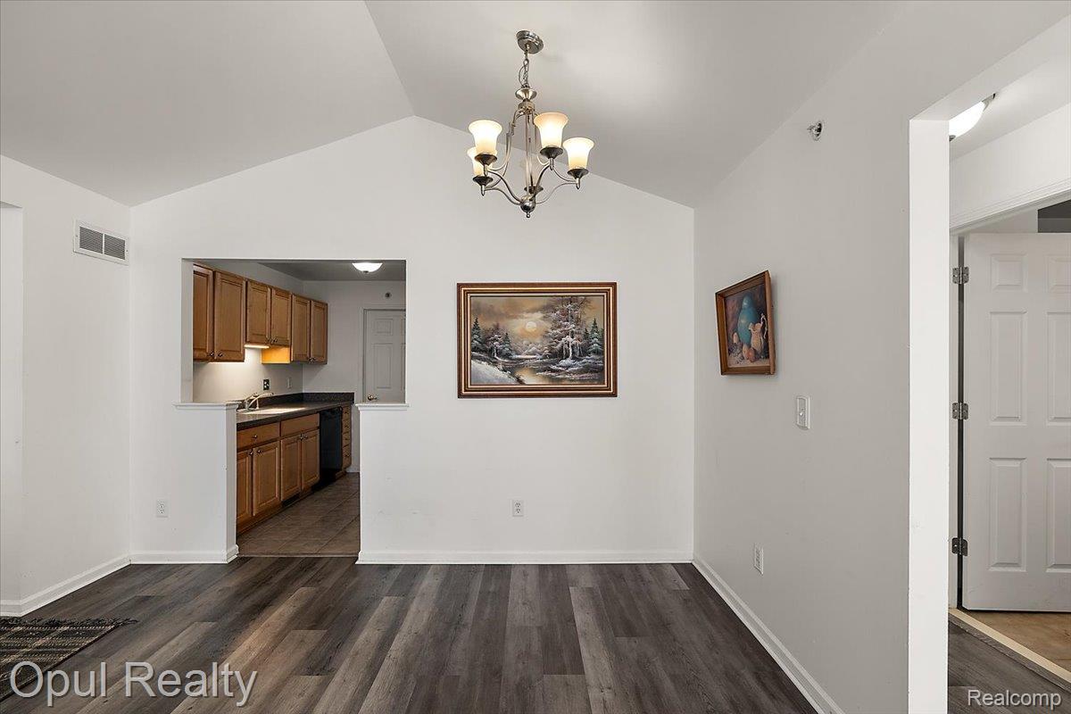 28263 Oakmonte Circle