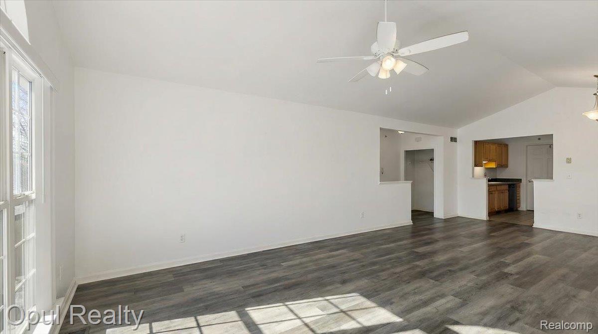 28263 Oakmonte Circle