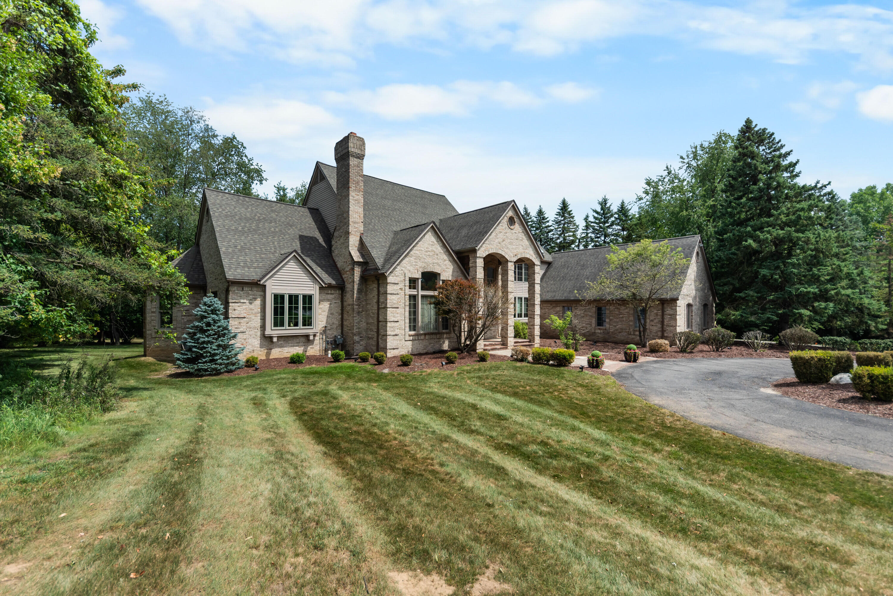 2086 Valleyview Drive