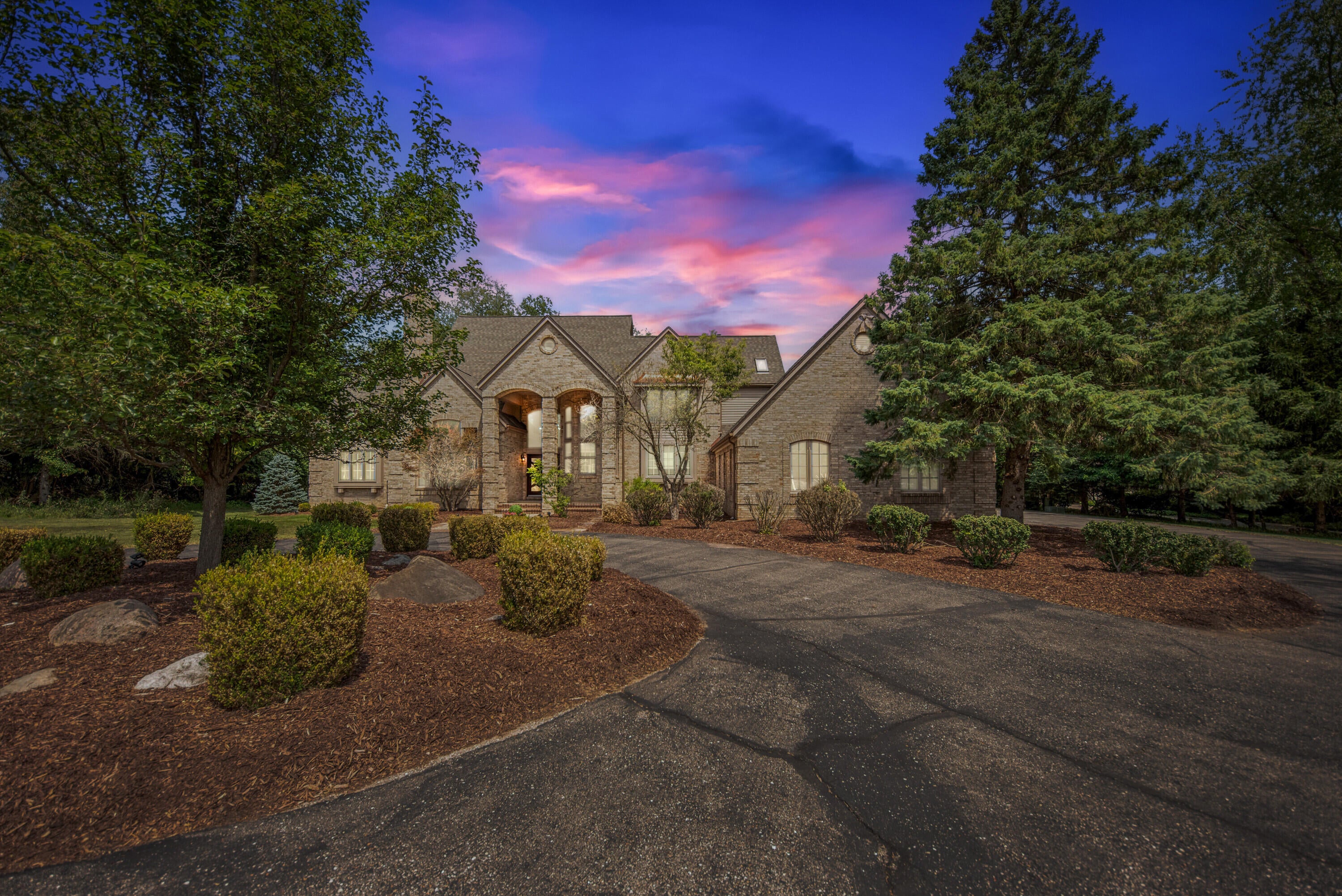 2086 Valleyview Drive