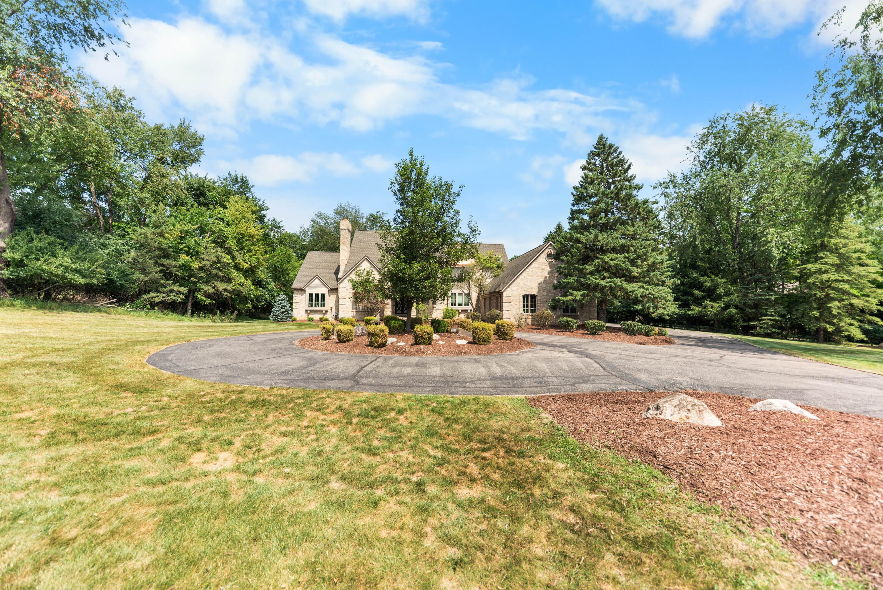 2086 Valleyview Drive