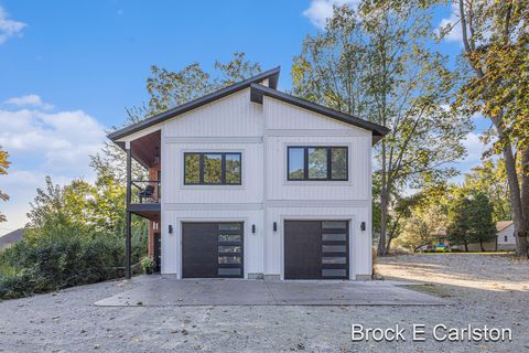 Photo of 3220 Lakeshore Drive, Muskegon City, MI 49441 (MLS # 71025051334)